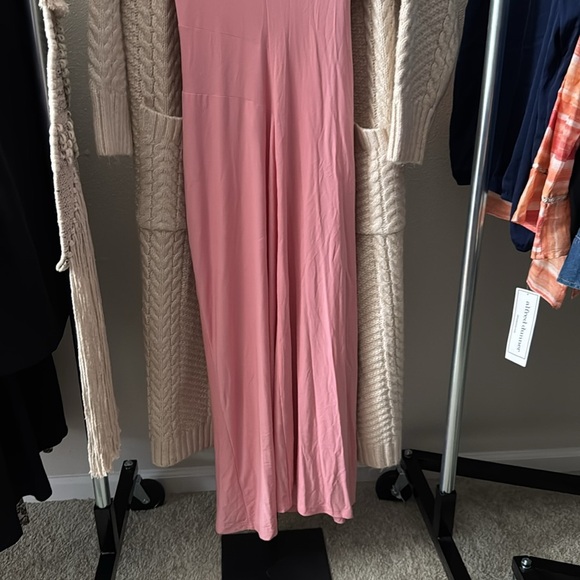 SIMKHAI
Acacia Sleeveless Maxi Dress Elegant Pink Sleeveless Dress - Picture 10 of 12